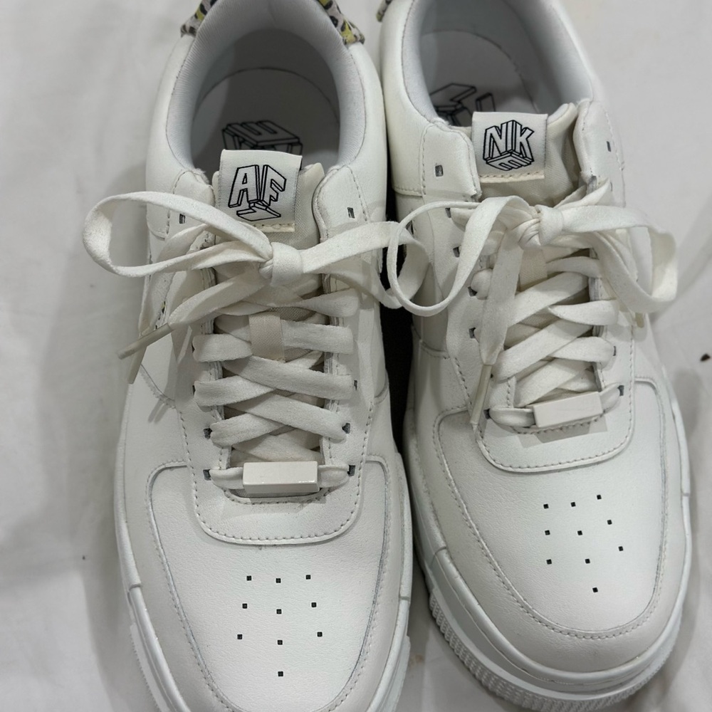 Women’s Air Force 1 Pixel SE Leopard - Picture 3 of 9